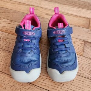 Keen Kids Shoes - Navy and Pink